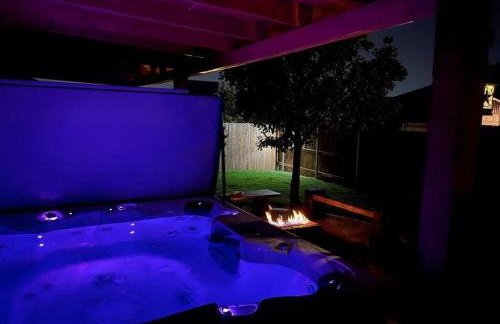 HotTub-King Bed -Fire pit-BBQ-Pristine Kitchen - Foto 11