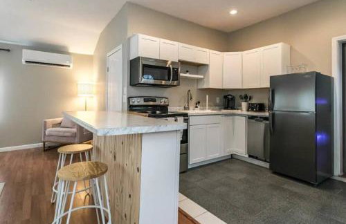 Luxurious 5 BR Home in the Heart of Sylvan Beach - Foto 44