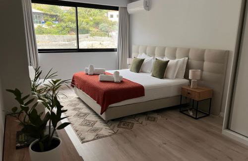 New 3 Bedroom Luxury Family Apartment - Airco, King Size Beds, Fully equipped kitchen, Balcony, Washingmachine, 2 bathrooms, Free parking, Fast Internet, 142m2 - Foto 1