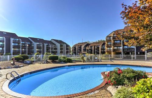 Waterfront Port Clinton Condo with Pool Access! - Foto 1