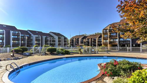 Waterfront Port Clinton Condo with Pool Access! - Foto 1