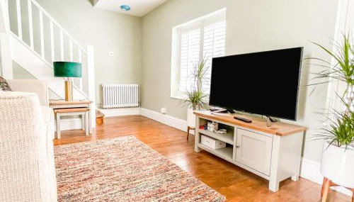 Beautiful 2 Bedroom Cottage with Private Courtyard in Arundel Centre - Foto 5