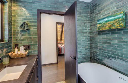 Stunning A-Frame Cabin, Steps to Clark Fork River - Foto 27