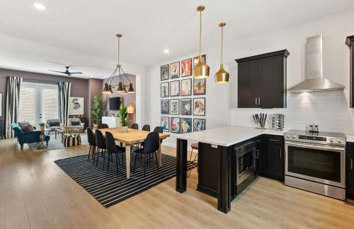 Upscale Townhome 3 miles to Downtown with 2 Car Garage - Foto 17