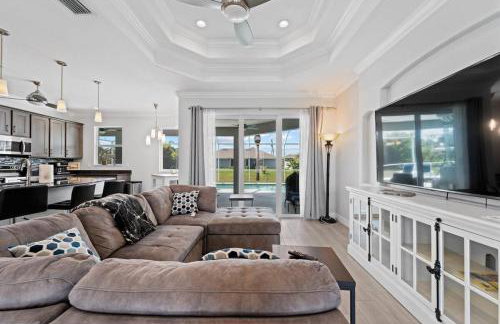 Sun-Soaked & Tranquil Getaway Relaxing Pool Area - Foto 6