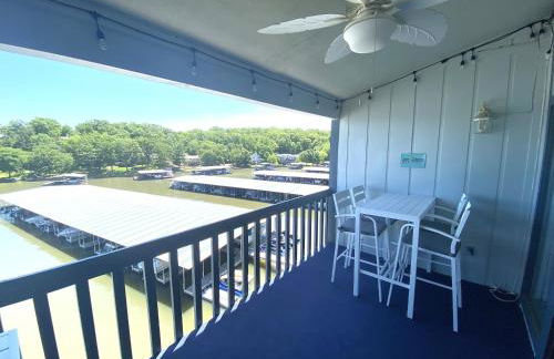 B Lakefront! Remodeled, Boat Slip, Patio Views, Pool, Boat Ramp, WIFI - Foto 32