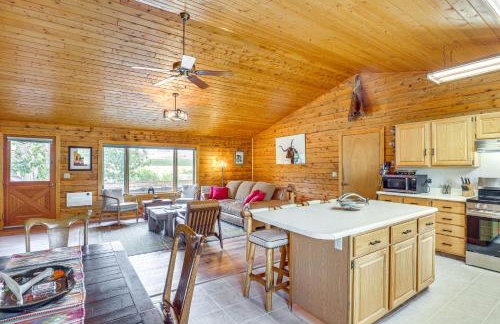 Dubois Riverfront Lodge with On-Site Fishing and Views - Foto 8