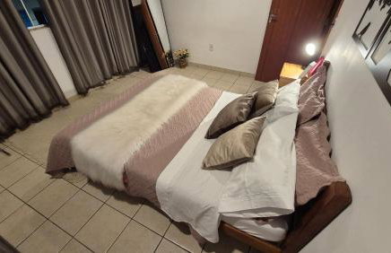 Suite climatizada, ao lado da praca principal - Foto 9