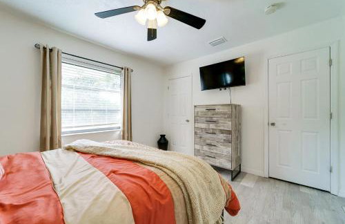 Lounge Area Office Fenced Yard Near It All - Photo 62