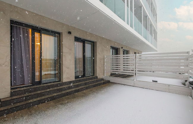 Coast Apartment With Terrace by Renters - Photo 30