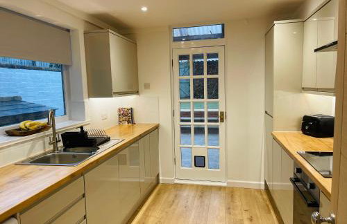 Newly Refurbished City Centre House With Parking - Foto 8
