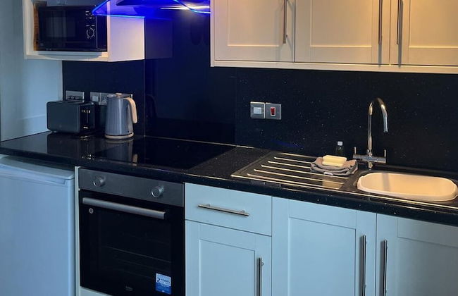 Cozy Two Bedroom Chalet in Sidmouth - Photo 6