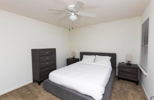 Wyndham 219 Modern 2br suite, Parking - Photo 2