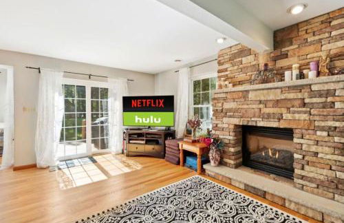 Spacious Home by Kalahari Waterpark, Camelback, Jim Thorpe, FREE EV and PRIVATE SAUNA - Foto 15