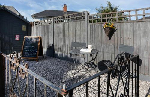 BED AT BOWBRIDGE Spacious house and parking - Foto 20