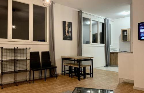 STUDIO COSY - HYPERCENTRE - CALME - 50M2 - Wi-FI - Foto 9