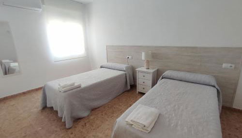 Alojamientos Turísticos La Palmera - Foto 5