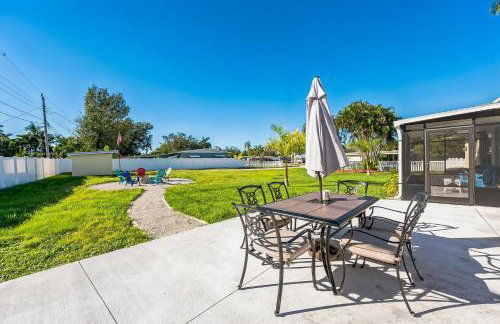 Riverside Retreat: Deck Bar, FirePit, Boat Parking - Foto 27