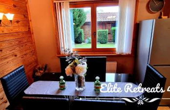 Elite Retreats 4U Lakeside Hot Tub Log Cabin with the fishing peg at Tattershall Lakes Park - Foto 17