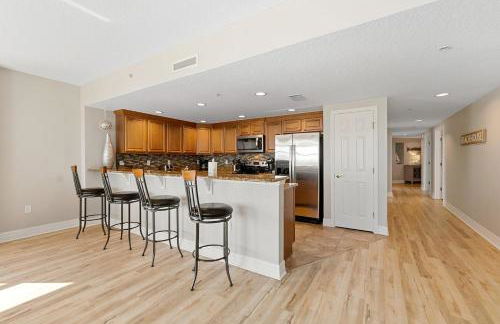 Beachfront 3BR Condo with Stunning Views Daytona - Photo 35