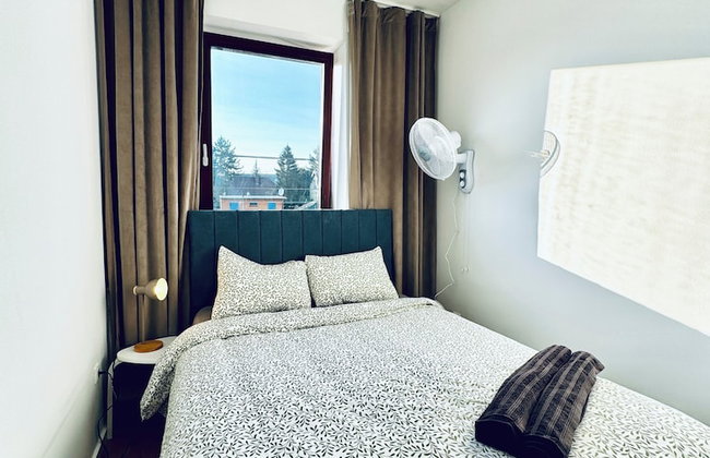 Cozy 3BR Apt with Garden Sleeps 10 - Foto 78