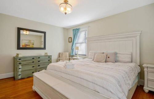 Center St Retreat - 1 Block from Downtown! - Foto 23