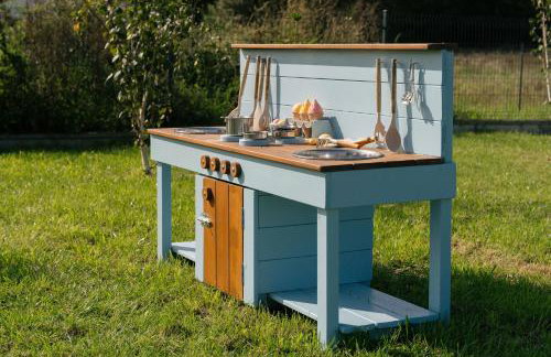 Rumiane pola - stodoła na Mazurach z widokiem na jezioro - Foto 59