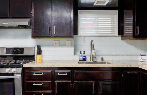 Victorian Retreat 2Bed, 1Bath, Parking, Game Room - Foto 34