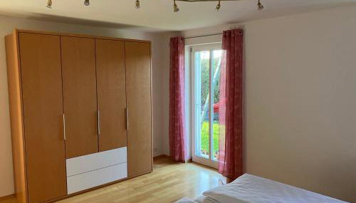 Lorena - Photo 5, wardrobe