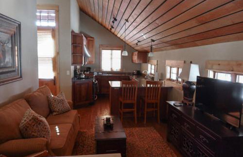 Luxury Home with Stunning 4 Peak Views - Foto 28