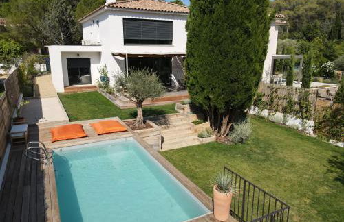 Grande Maison familiale lumineuse avec piscine - Foto 1