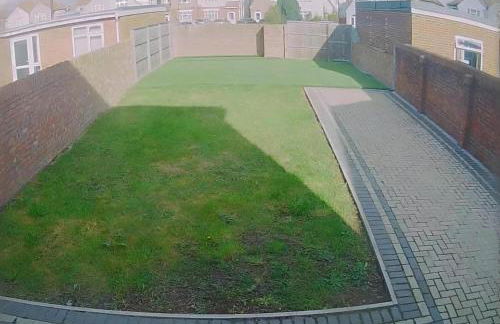 Modern 3 bedroom House with garden & private parking - Foto 16