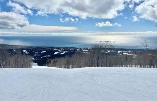 Cozy Townhome at Lutsen Mtn - Ski-in, Ski-out, Pool, Hot Tub, Fitness Center, resort amenities galore! - Foto 44