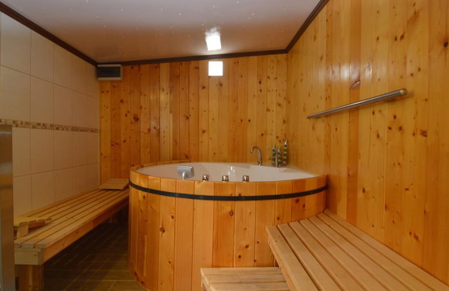 Luxurious Accommodation, Sauna, Hot Tub, Solarium, Private Bathrooms - Photo 25