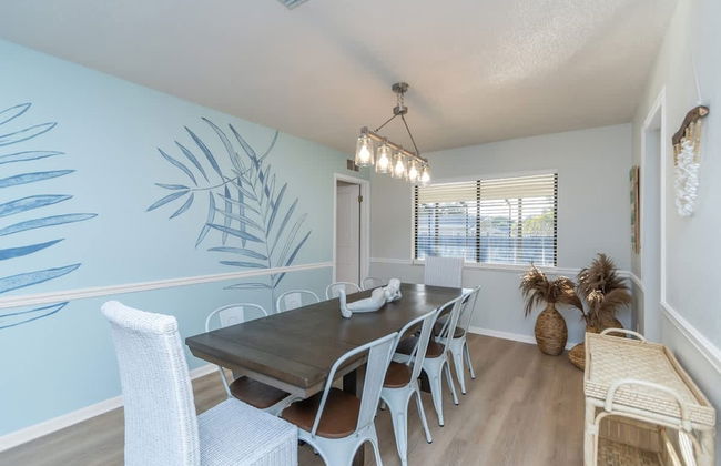 Fun Family-friendly Modern Beach Home With Pool - Photo 25