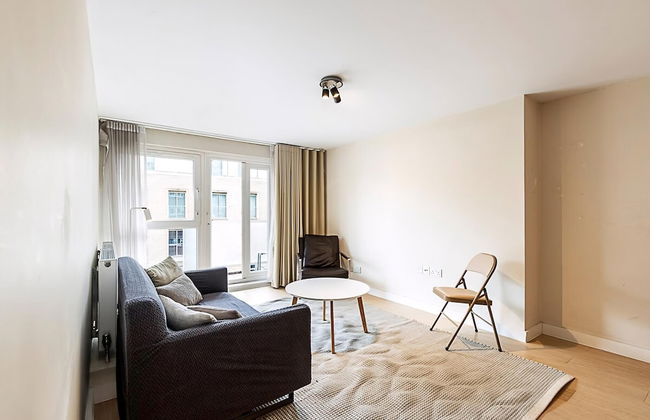 City Relay Sleek Apartment in Belgravia - Photo 3