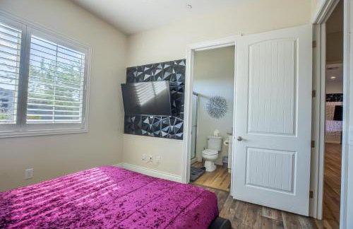 3400 SqFt House W/40Ft Heated Pool/Spa- Strip View - Photo 54