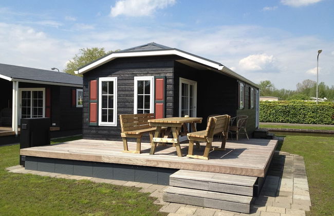 Cozy Holiday Home With Terrace - Photo 16