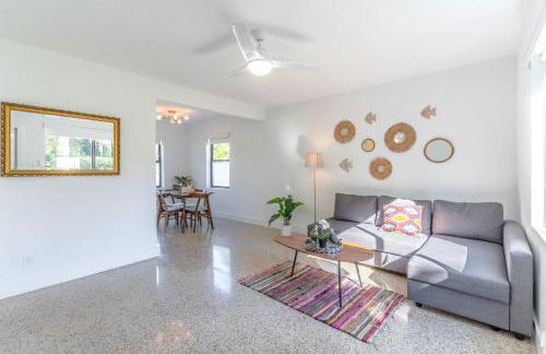 Renovated Apts with Kitchen, Fast WiFi, Smart TV, Roku & Pool Onsite 4 mi to Surfside Beach - Foto 27