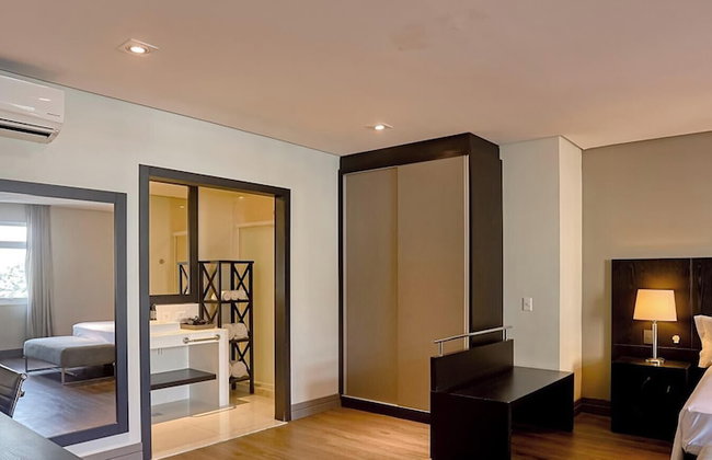 Manhattan On Floor - Photo 58