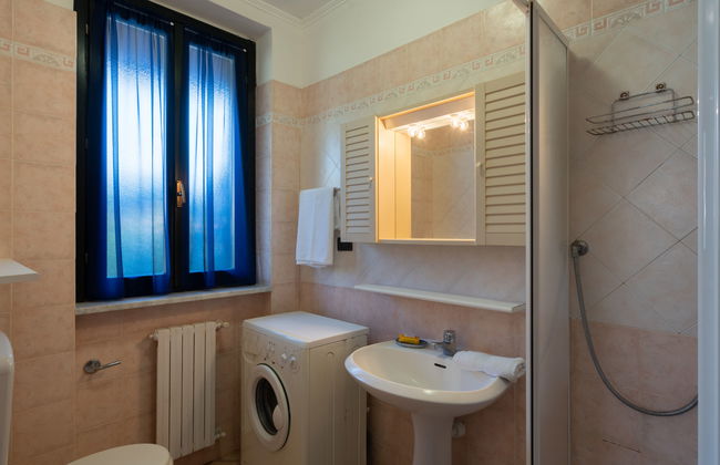 3 bedroom Apartment in Cipressa with swimming pool and garden - Photo 19