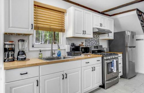 Twin Pines Retreat - Lake, Firepit and Games - Foto 54