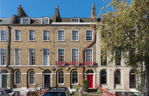 Entire Ground Floor Flat, Free Off-Street Parking and Large Garden - Foto 1