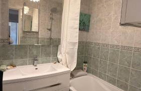 Bel appartement spacieux et lumineux de 100m2 au 3e étage avec ascenseur -A 5mn à pied du parc des expositions congrès de Dijon et ENG et 10mn du centre ville place Parking devant l'immeuble - Foto 7