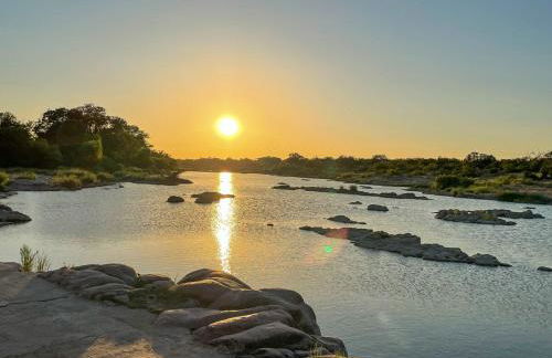 Gorgeous, secluded escape near River with Game room! - Photo 47