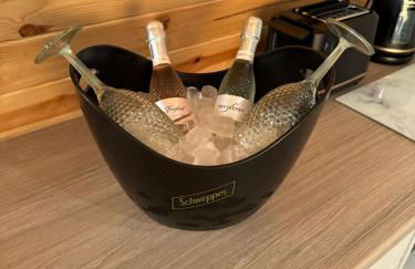 Killee Luxury pod and private hot tub - Foto 17