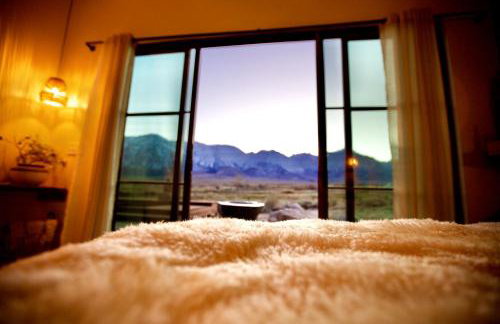 Luxury Design Rental with Breathtaking Mountain Views in Lone Pine, California - Foto 32