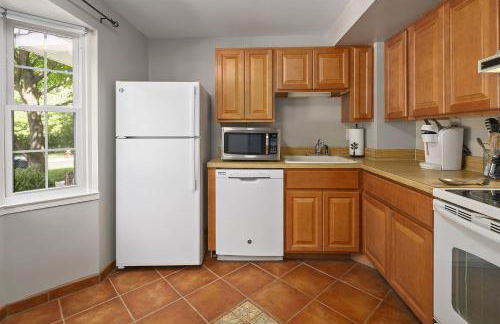 Townhome in No VA, 40 Mins to DC, Pets OK, Fast WiFi - Foto 4