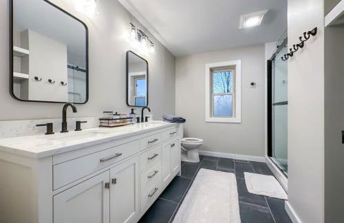 Spa Lodge Sleeps 9 Sauna Hot Tub Mtn Views - Foto 16