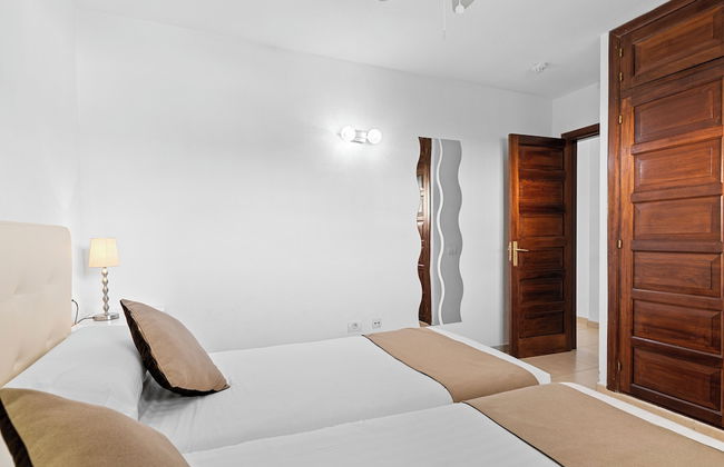 Paloma Beach Apartments - Photo 2